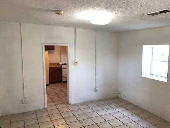 4th image of 517 E Las Cruces Ave APT 2