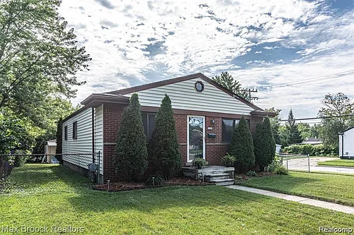 3800 Elmhurst Ave Photo 1
