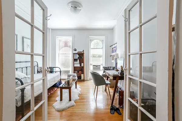 Rented by Bond New York | media 11