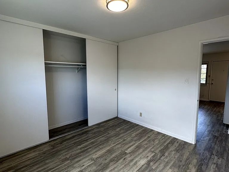 5445 Broadway #7 — Photo 11