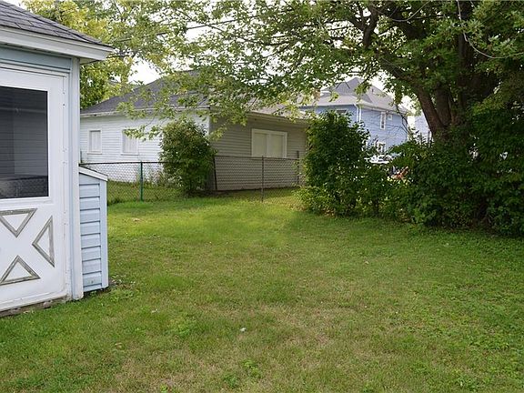 5th image of 210 Norwalk Ave