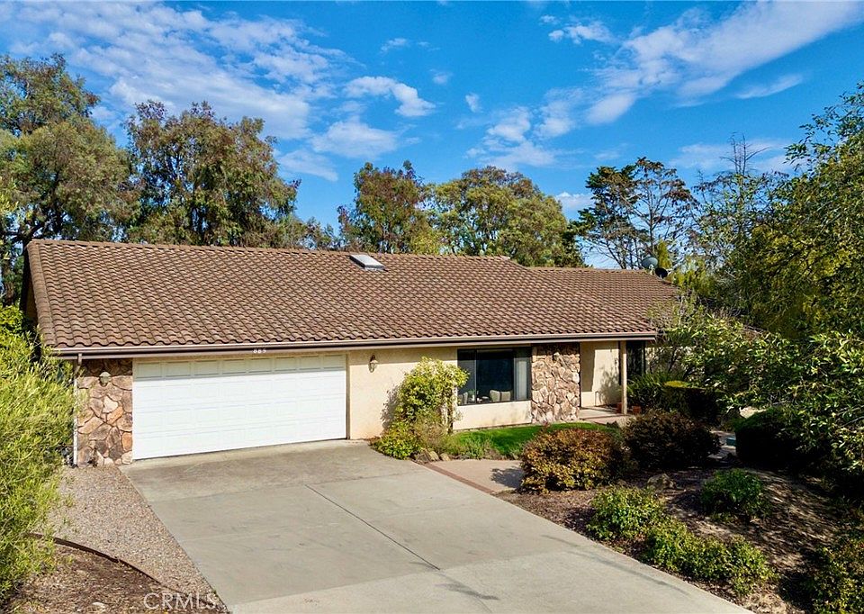 1st image of 885 Ten Oaks Way
