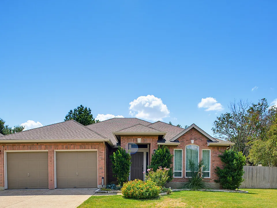 2042 Thicket Trail Dr