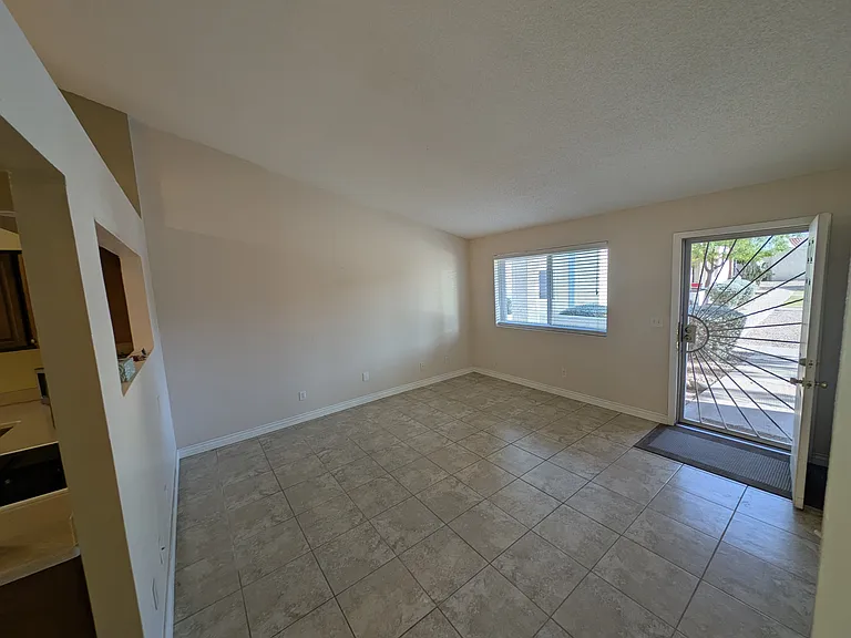 727 S Hartford St #203 — Photo 3