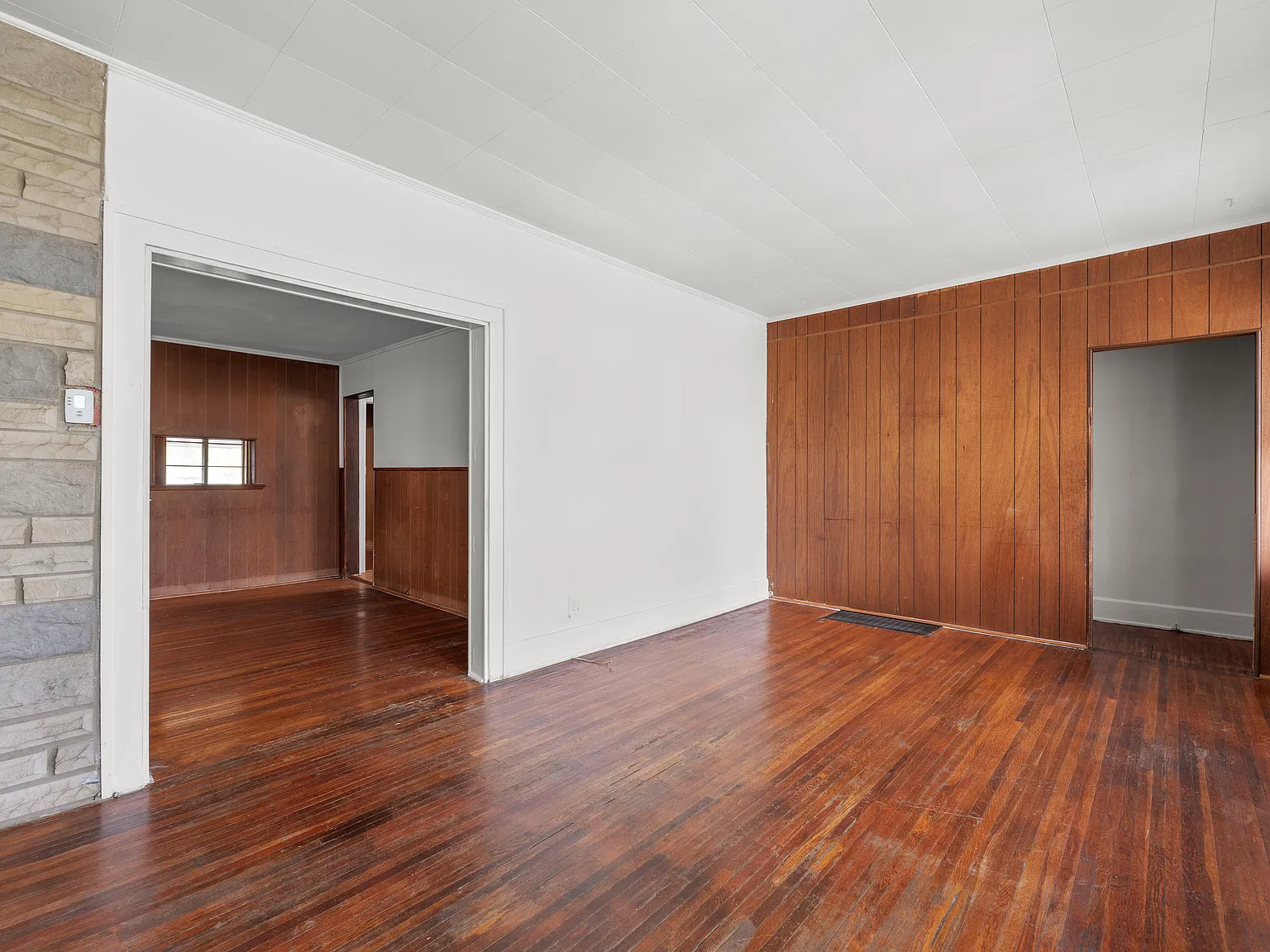 2 bed, 1392 sqft, $1,299 — Photo 3