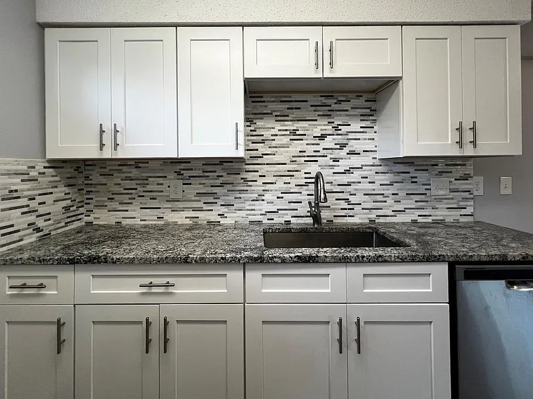 7506 Chelsea Moor #B — Photo 14