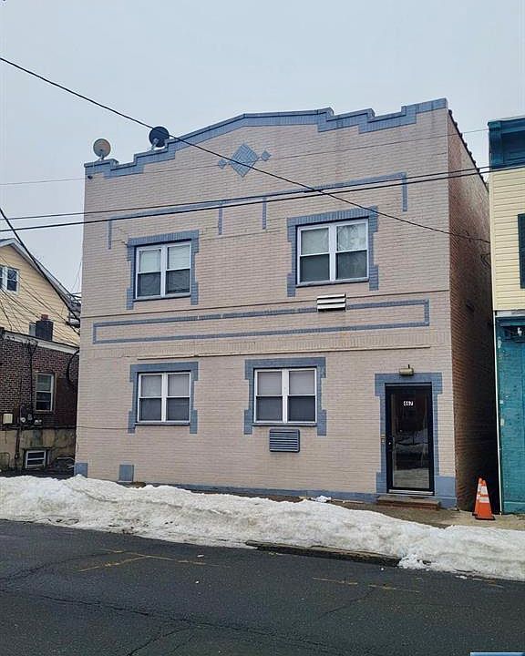 1st image of 467 Hudson St