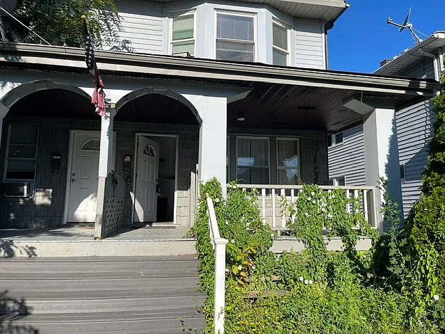 1346 Thoreau Rd