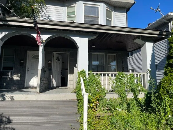 1346 Thoreau Rd, Lakewood, OH 44107