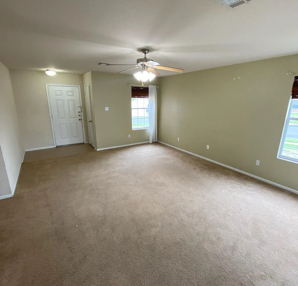 2607 John Porter Dr — Photo 2