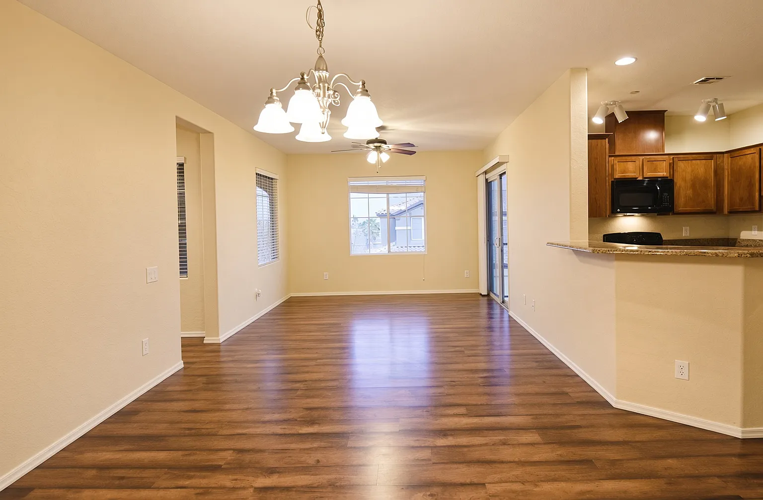 3 bed, 1475 sqft, $1,875 — Photo 4
