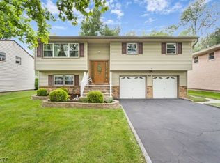 48 Canterbury Dr, Scotch Plains, NJ 07076