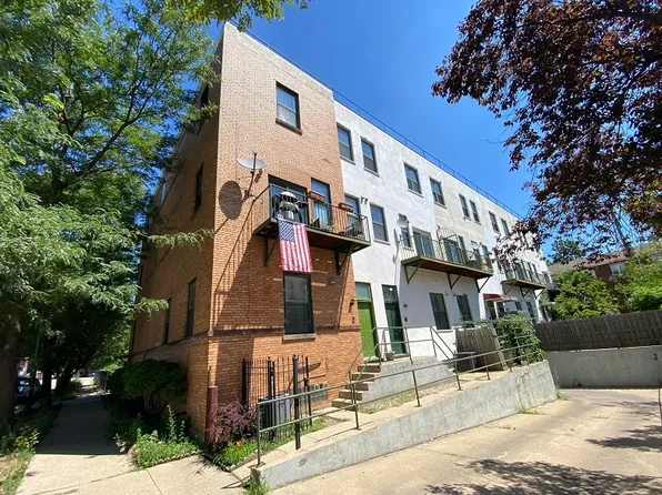 3131 S Benson St #10, Chicago, IL 60608