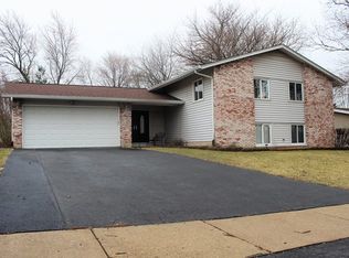 2903 Stonewall Ave, Woodridge, IL