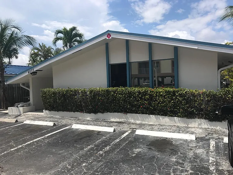 4533 N Ocean Dr — Photo 8