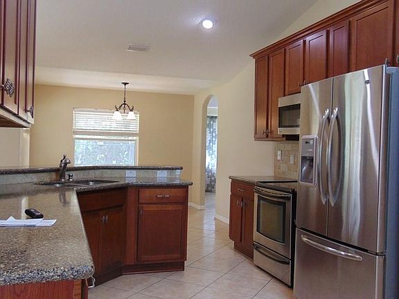 4th image of 4 Washwell Pl
