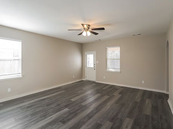 3rd image of 1838 Fairbanks Dr