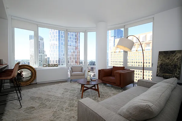 Rented by Red Apple Group | media 22