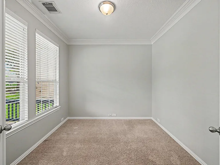 79 Chipwyck Way — Photo 5