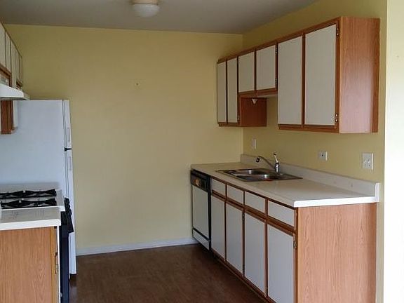4th image of 1020 Berkshire Ct