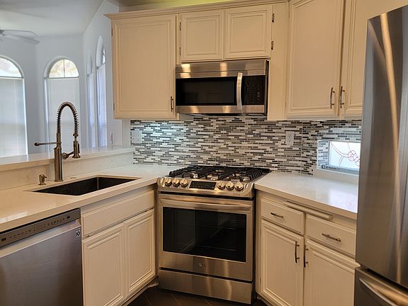 2nd image of 25937 Stafford Canyon Rd Unit D