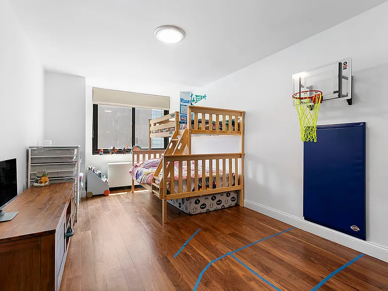 515 E 72nd St #9J — Photo 6