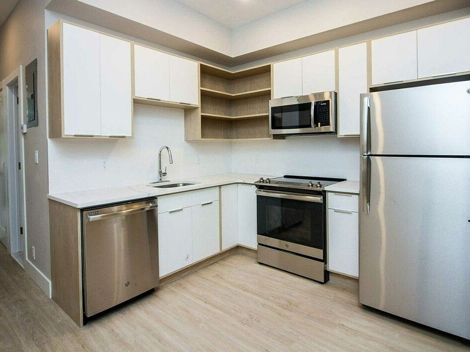 1st image of 804 Macon St APT 1A
