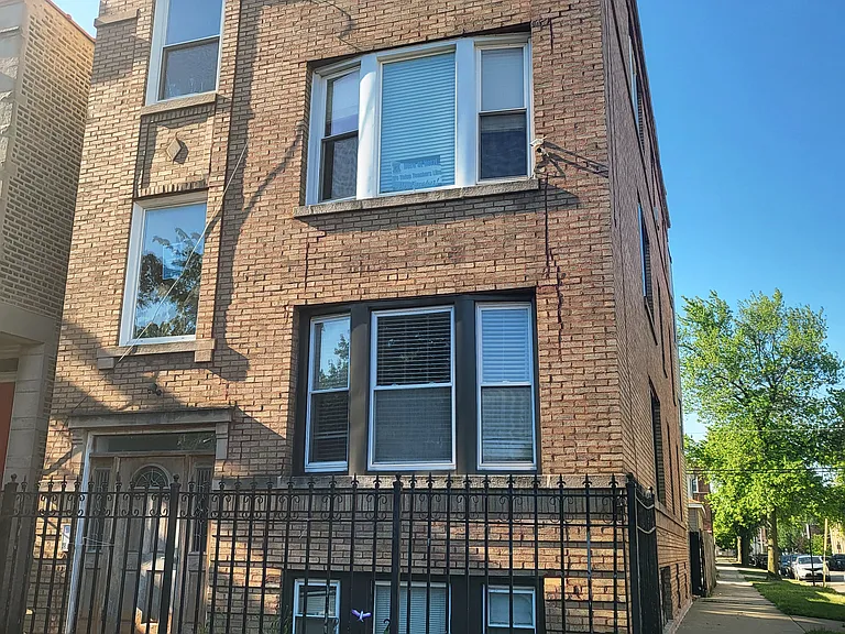 3259 W Potomac Ave #2 — Photo 1