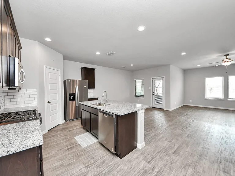 3630 Telford Ln — Photo 11
