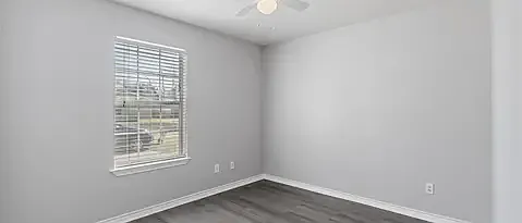 510 Freeman Ave — Photo 32