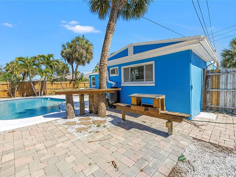 6892 Gulf Winds Dr #2 — Photo 41