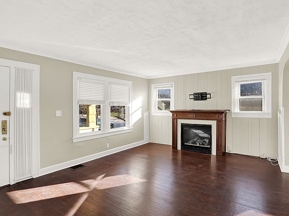 5th image of 5750 N College Ave