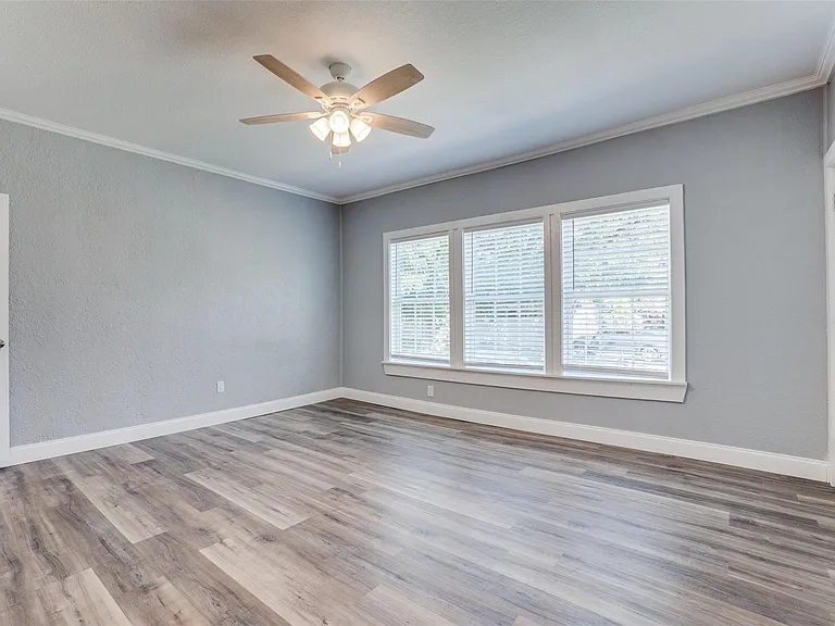 320 W Canty St #2 — Photo 2