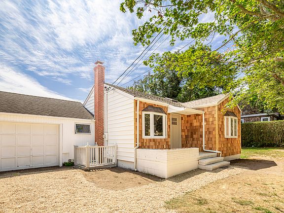 2nd image of 15 Indian Hill Rd