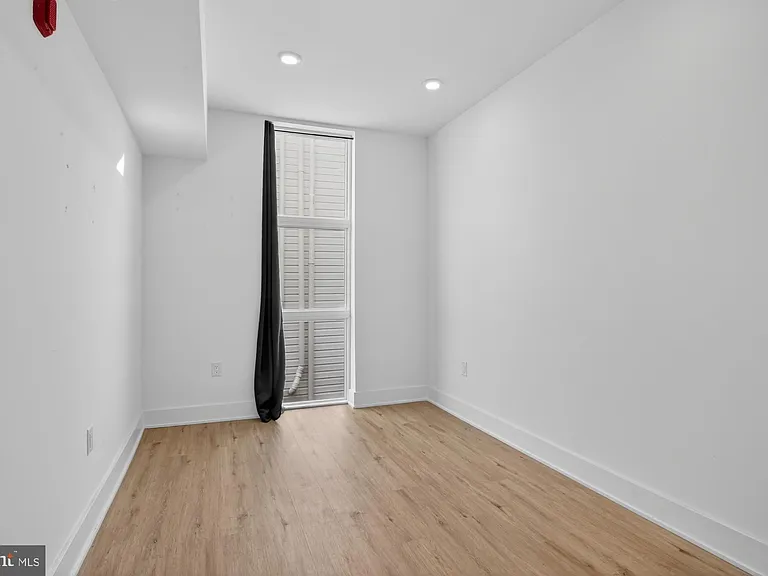 59 N 2nd St #14 — Photo 15
