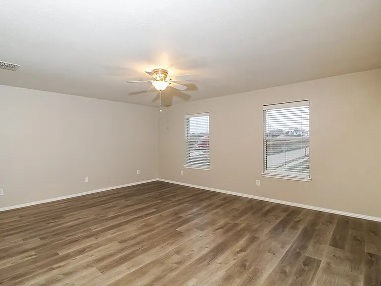 2200 Southway — Photo 10