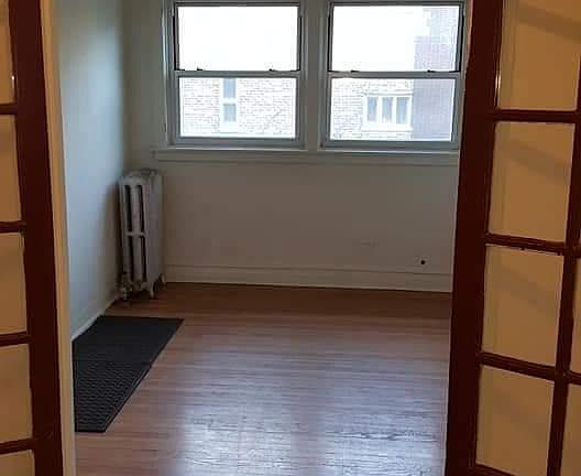 4th image of 1118 W Garfield Blvd