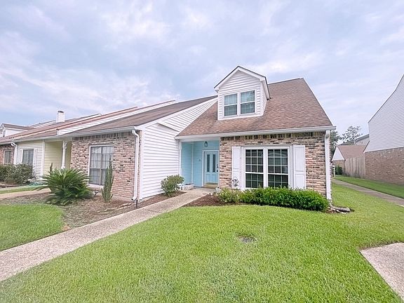 3rd image of 279 Marilyn Dr APT 35