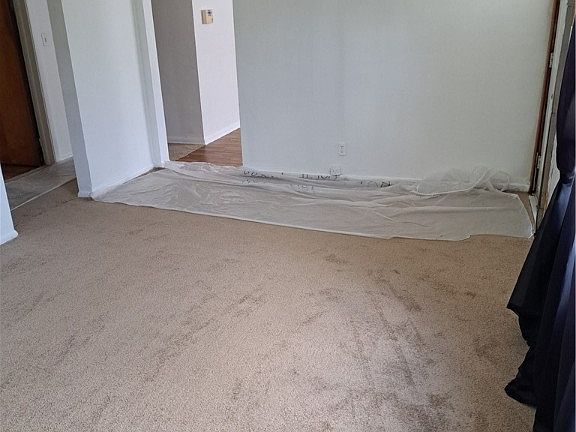 5th image of 916 Katherine Ave