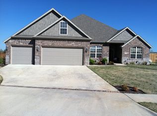 4910 N Maple Grove Dr, Fayetteville, AR 72764
