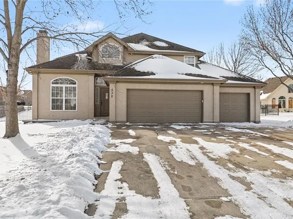 532 SE Asheville Dr, Lees Summit, MO 64086