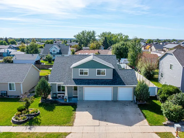1817 25th St W, Williston, ND 58801