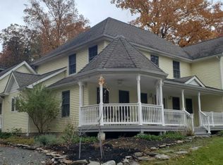 800 Raymondskill Rd, Milford, PA 18337