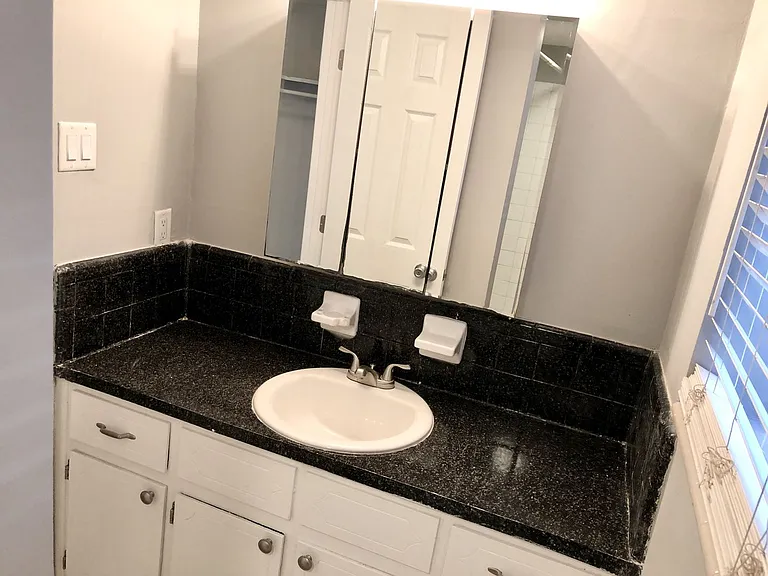 1520 Milner Cres — Photo 11