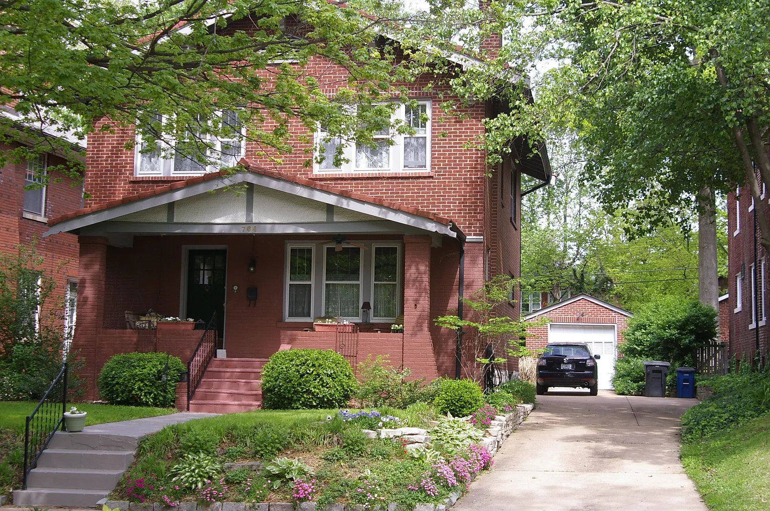 764 Yale Ave photo 1