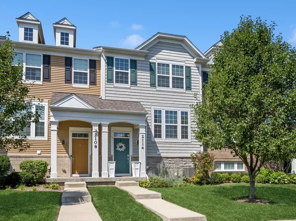 2114 Dauntless Dr, Glenview, IL 60026