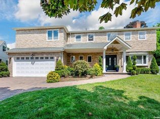 38 Margaret Ct, Great Neck, NY 11024