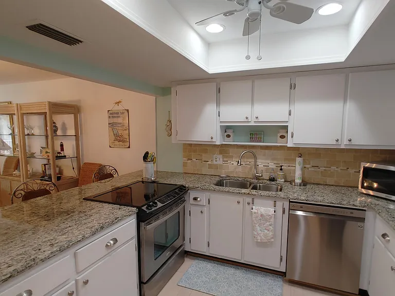 6725 Winkler Rd #C203 — Photo 9
