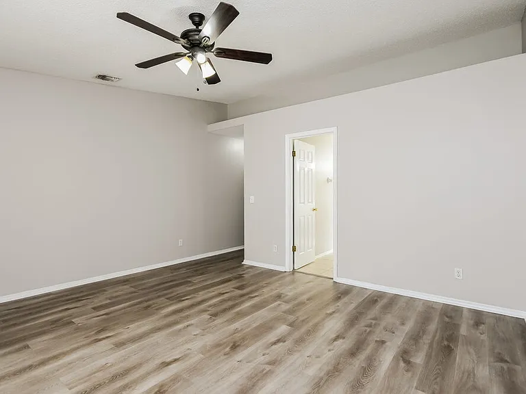 8661 Wellington Loop — Photo 11