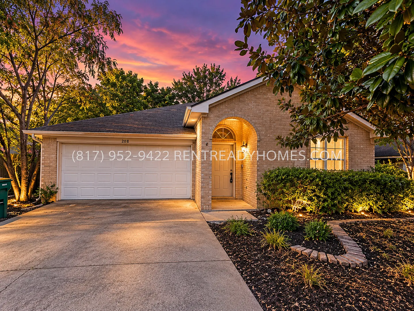 208 Oak Meadow Ln - 3-Bedroom Cedar Hill Home With Fenced Backyard — Photo 1